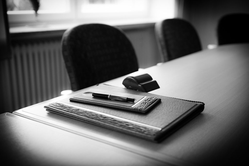 certificate, document, desk-3554369.jpg